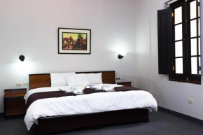 Отель Colonial Plaza Hotel  Пуно